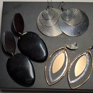 Elegant Black and Silver Earrings Set
